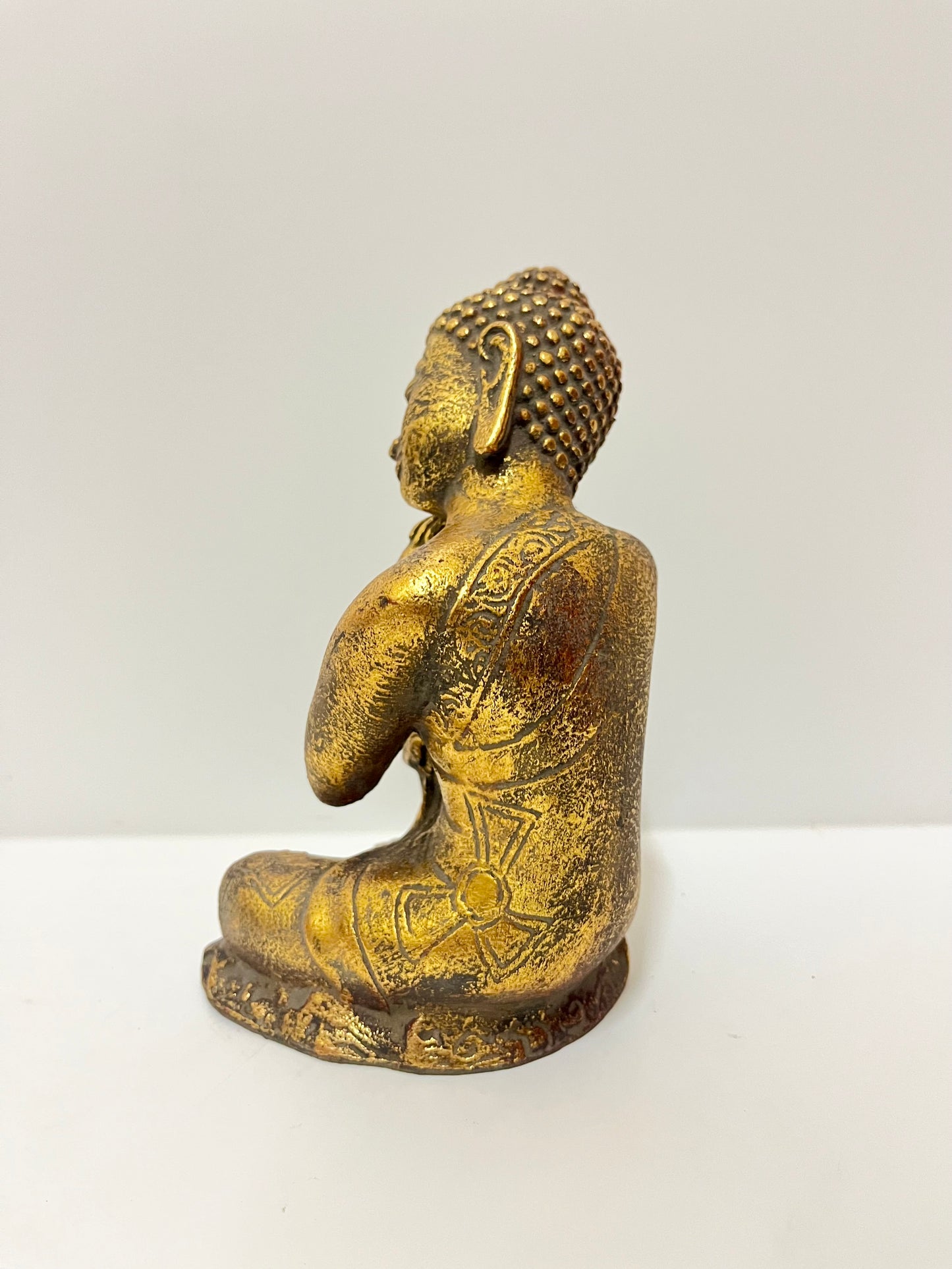 Golden Serenity – Resin Sitting Buddha Statue | Balinese Handcrafted Decor