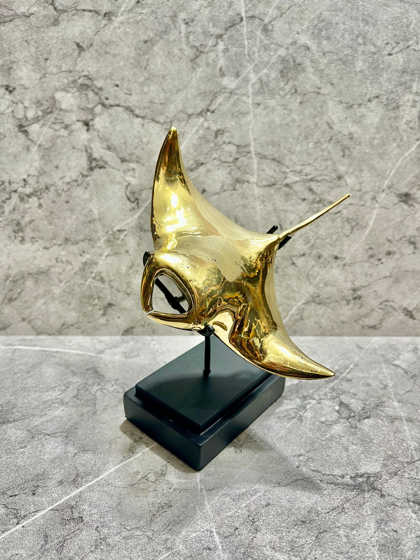 Golden Bronze Manta Ray Sculpture: Balinese Handcrafted Ocean Art
