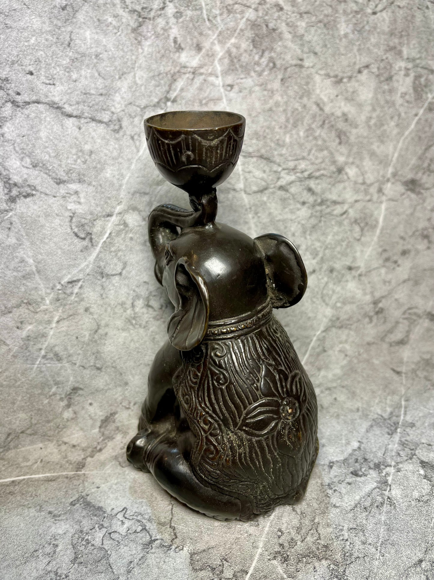 Abstract Bronze Elephant Candle Holder: Artistic Home Decor