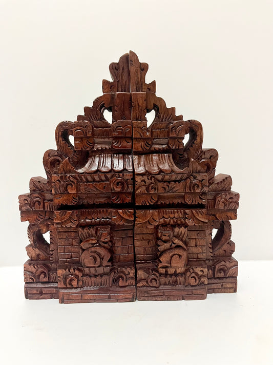 Balinese Heritage Gate – Hand-Carved Wooden Entrance Decor