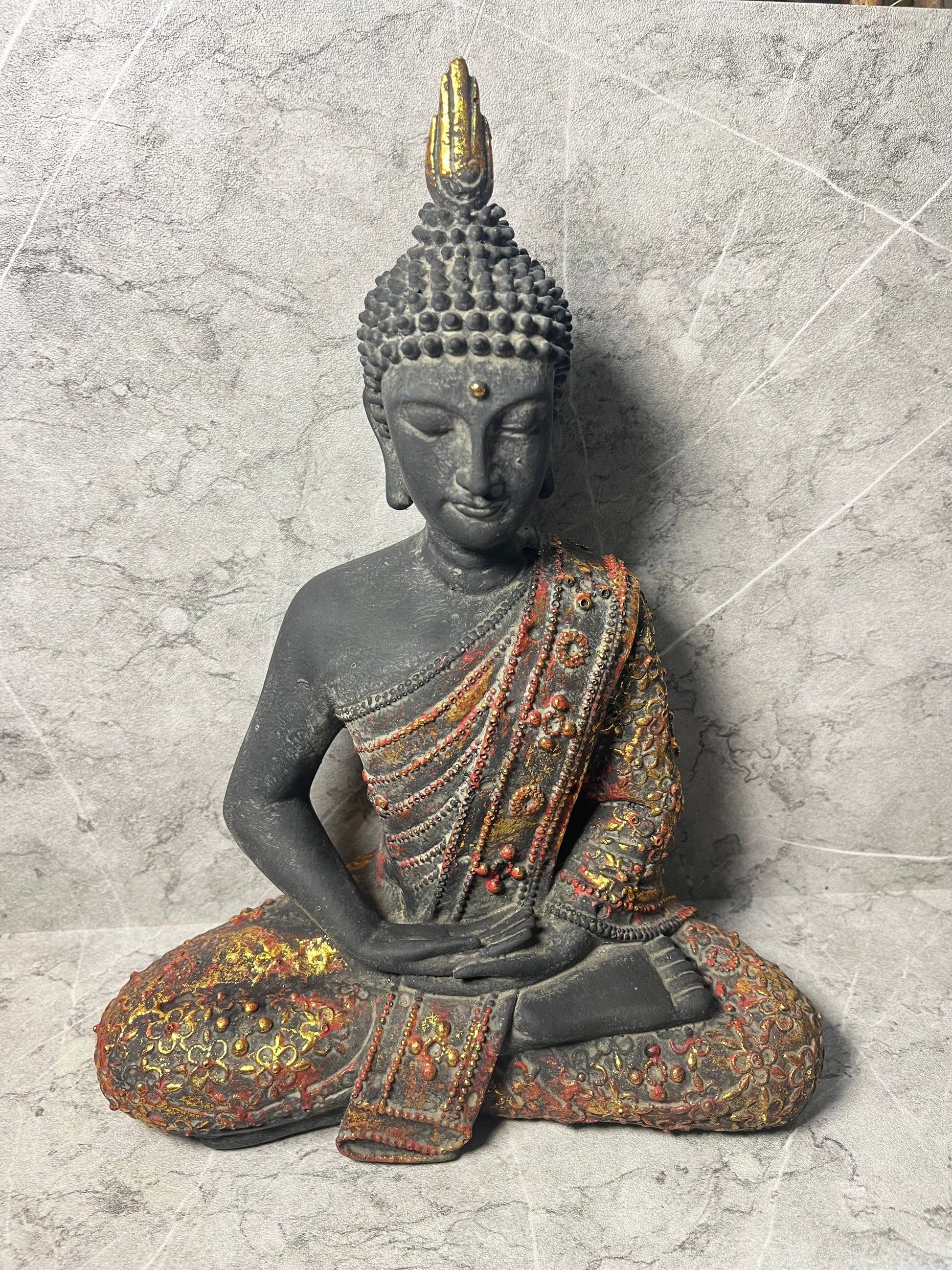 Resin Buddha Statue – Seated Meditation Figure Home Decoration