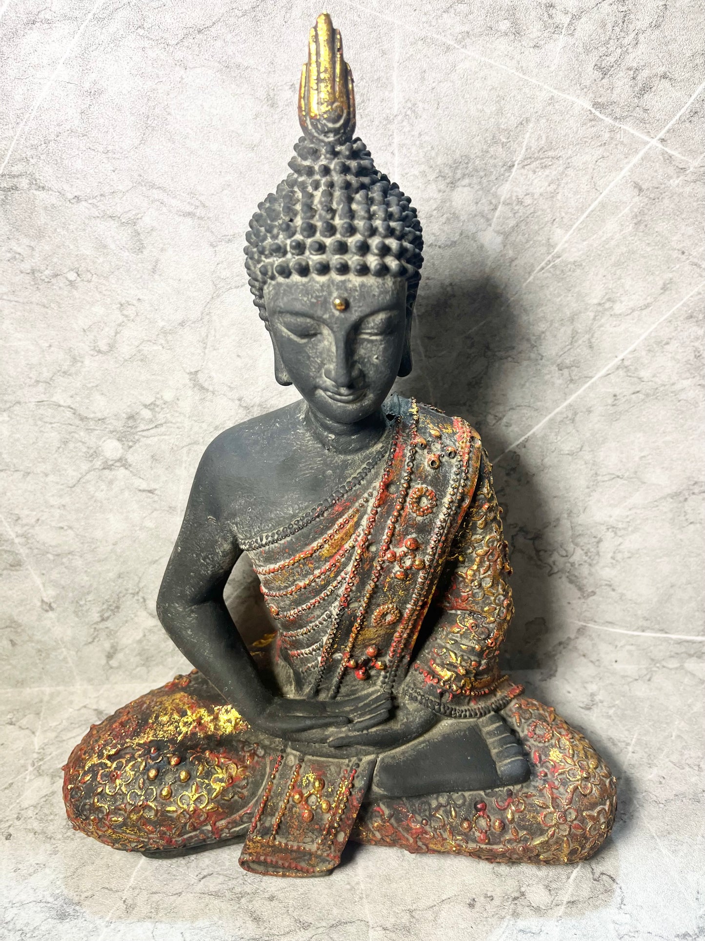 Resin Buddha Statue – Seated Meditation Figure Home Decoration