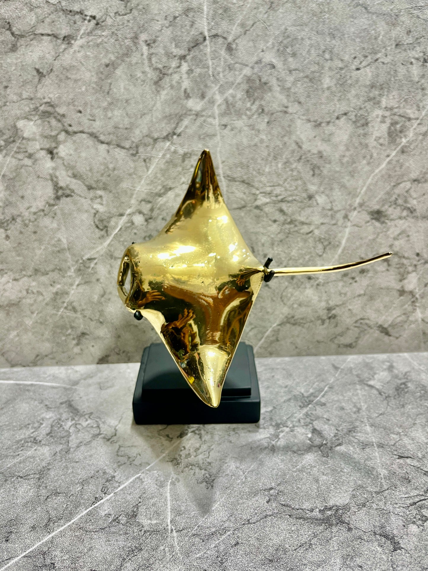 Golden Bronze Manta Ray Sculpture: Balinese Handcrafted Ocean Art