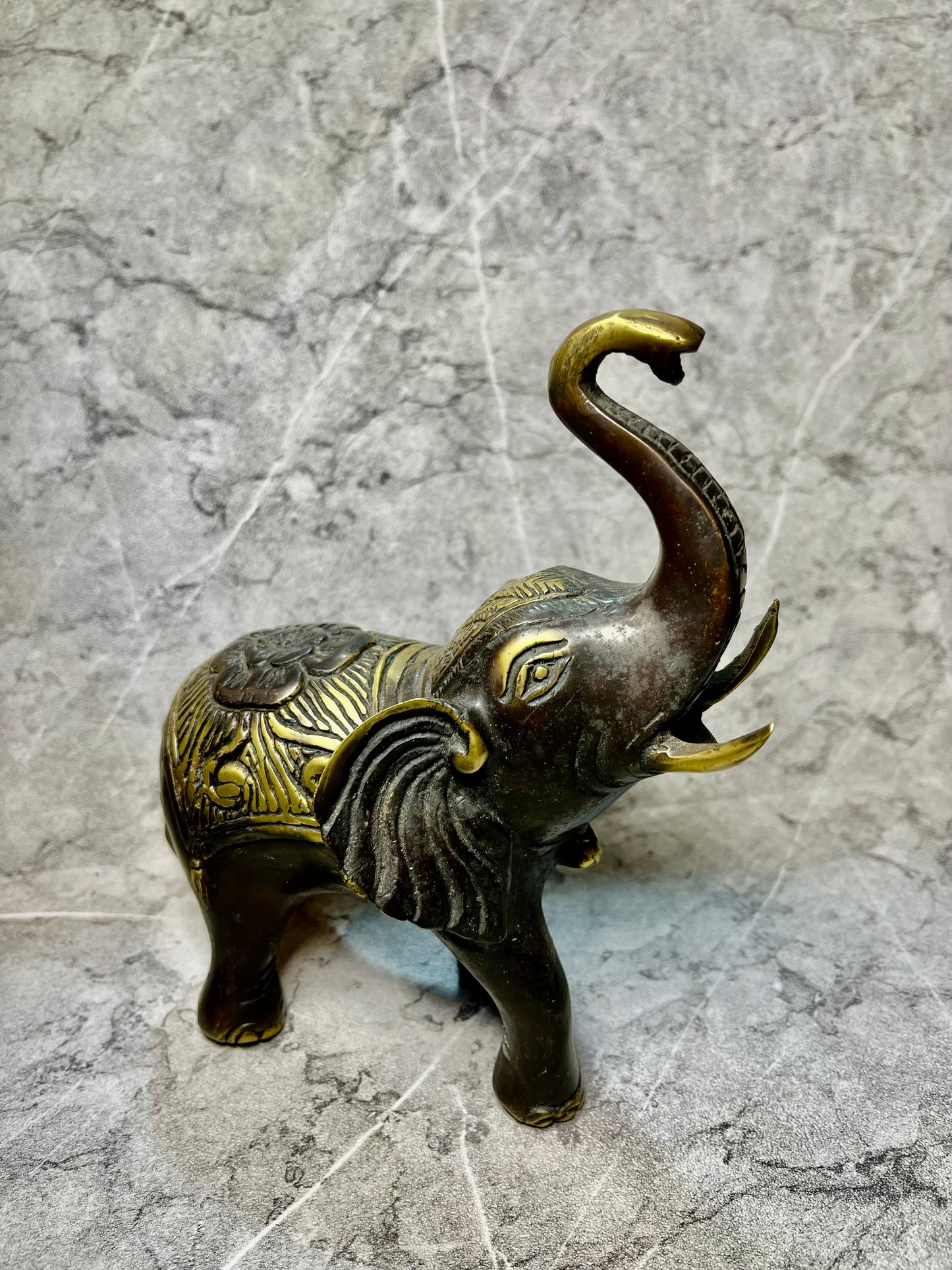Bronze Abstract Elephant Sculpture: Modern Balinese Art