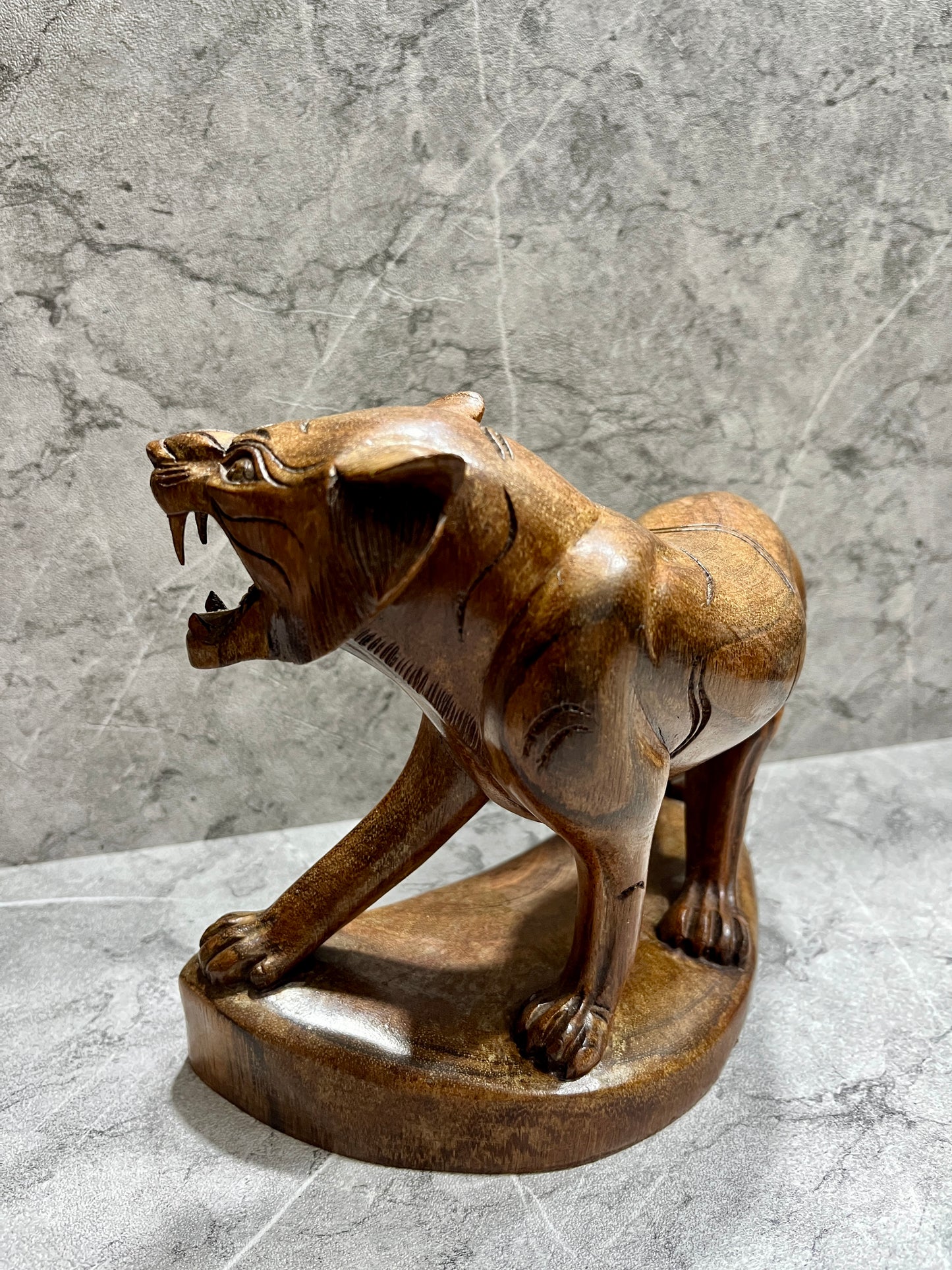 Hand-Carved Wooden Lion Sculpture: Balinese Jungle Art Home Decor