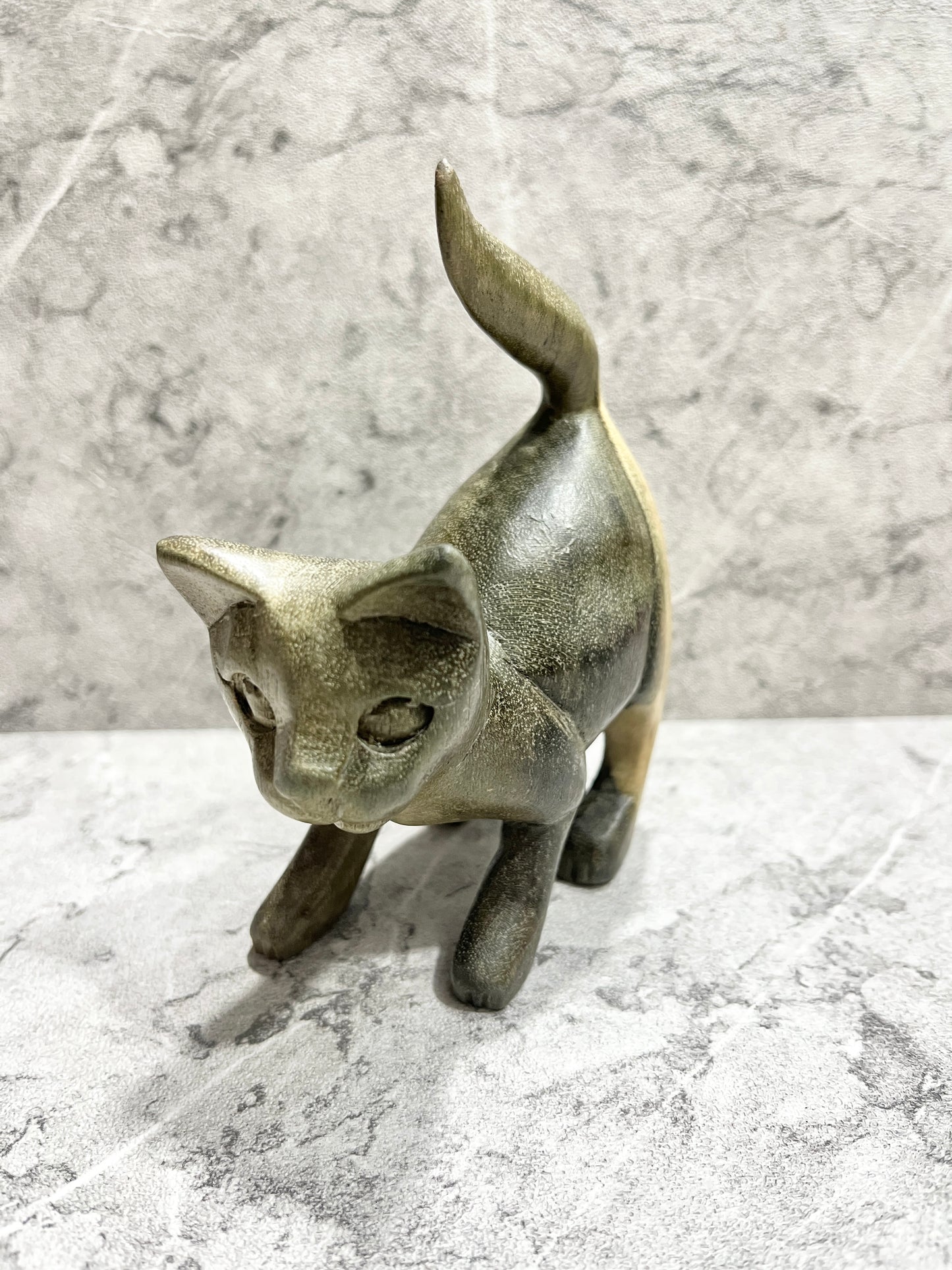Hand-Carved Wooden Cat Sculpture: Balinese Rustic Home Decor