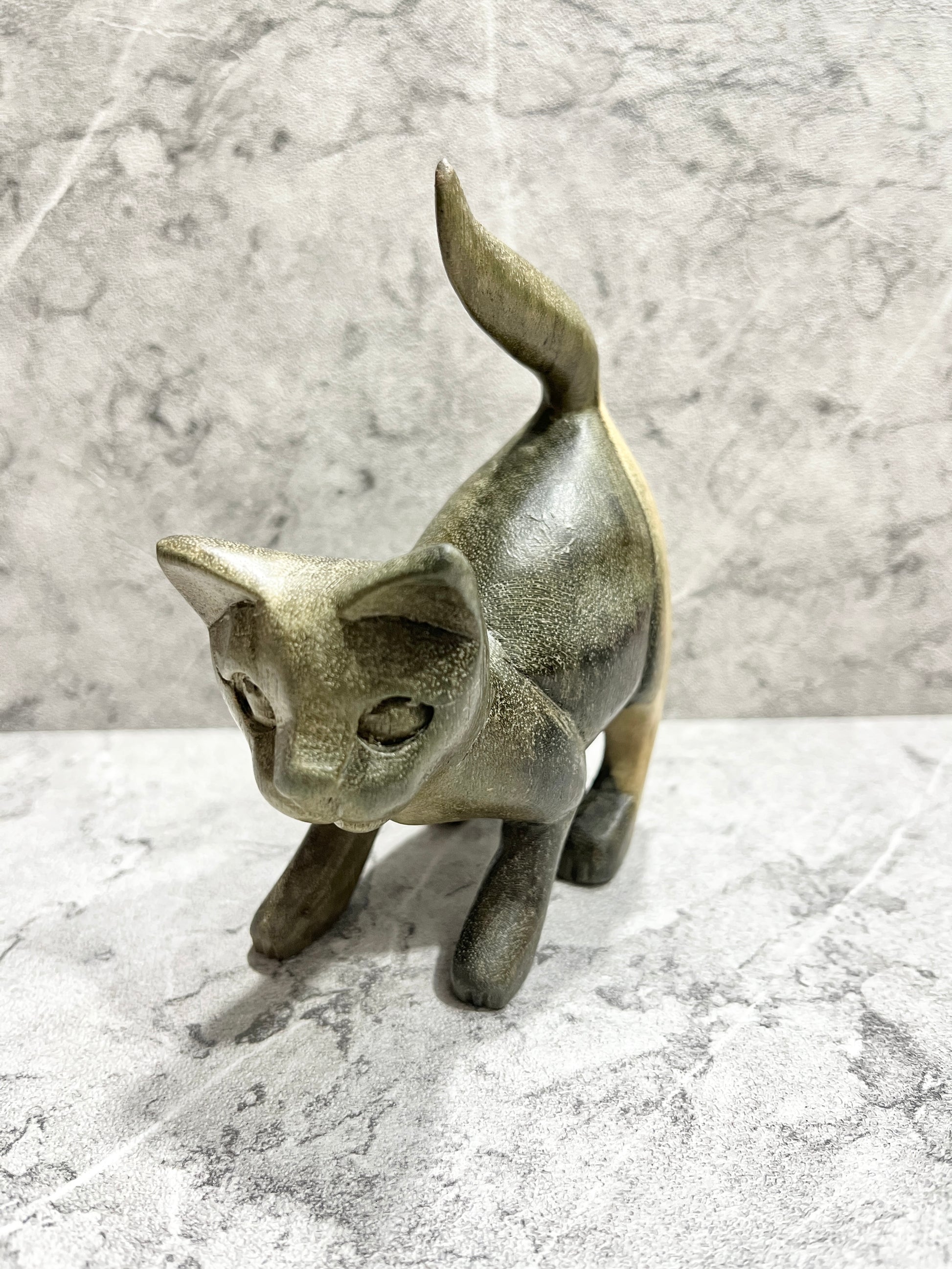 Hand-Carved Wooden Cat Sculpture: Balinese Rustic Home Decor