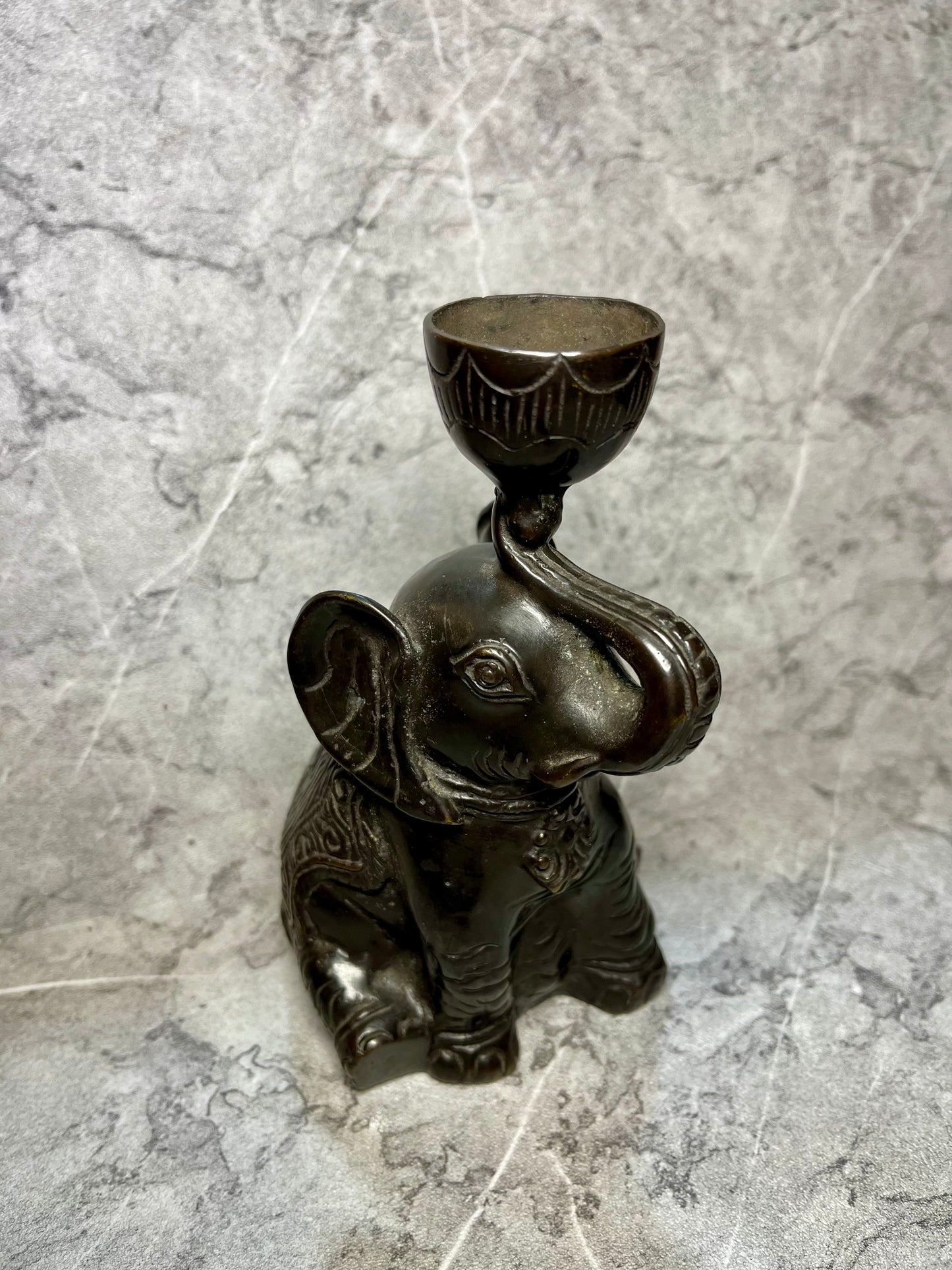 Abstract Bronze Elephant Candle Holder: Artistic Home Decor
