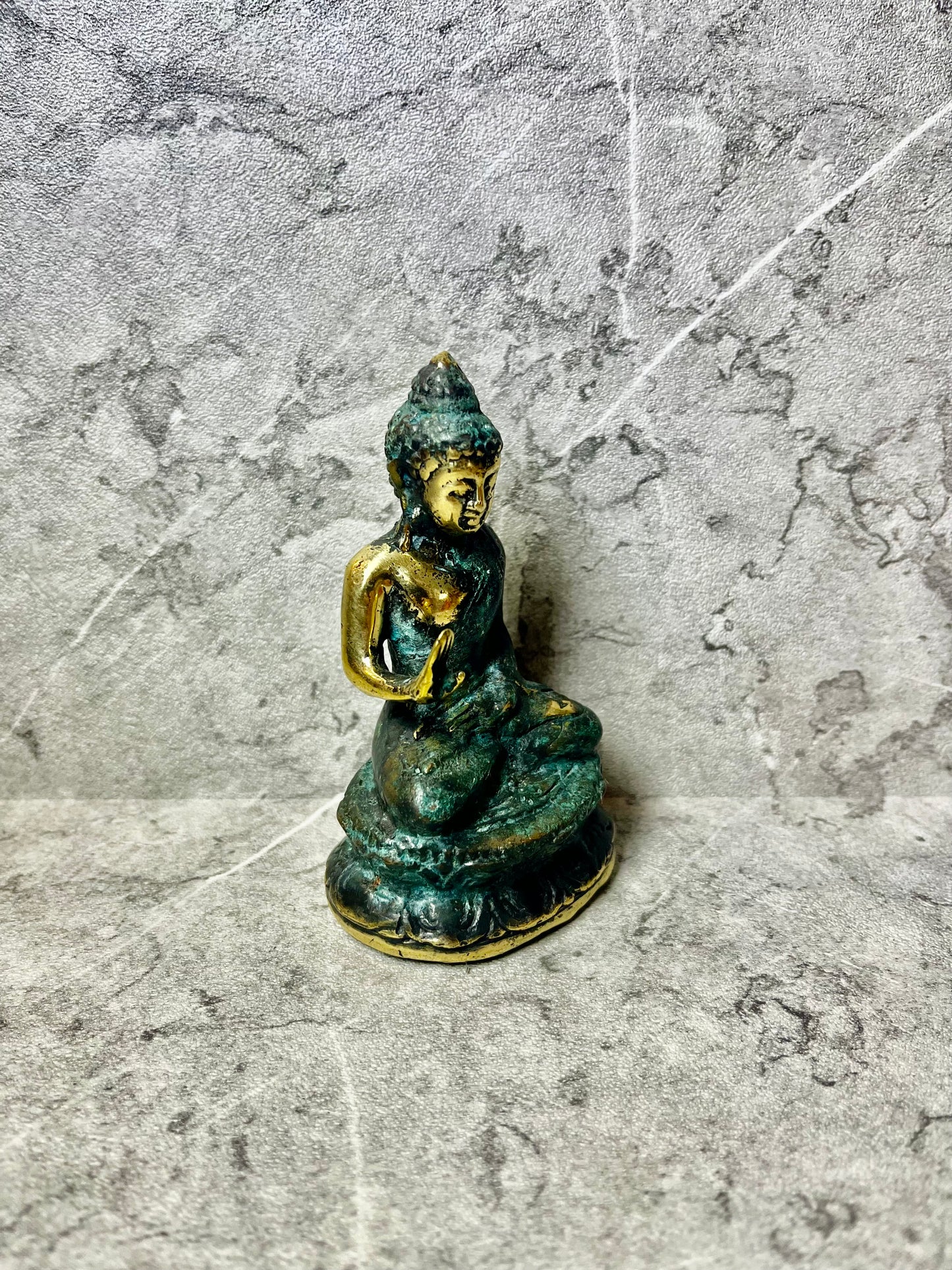 Handmade Bronze Buddha Statue: Seated Meditation Decor