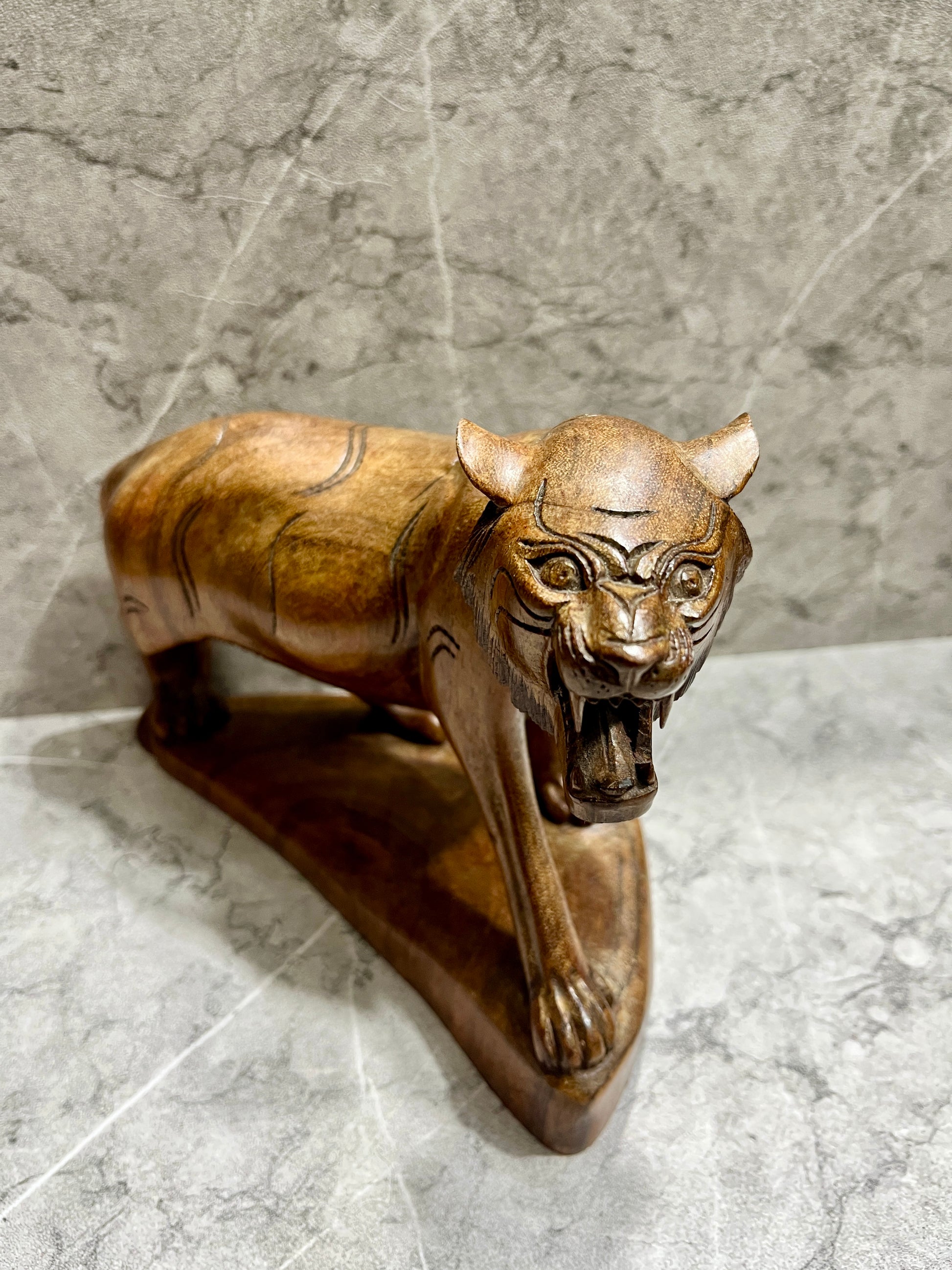 Hand-Carved Wooden Lion Sculpture: Balinese Jungle Art Home Decor