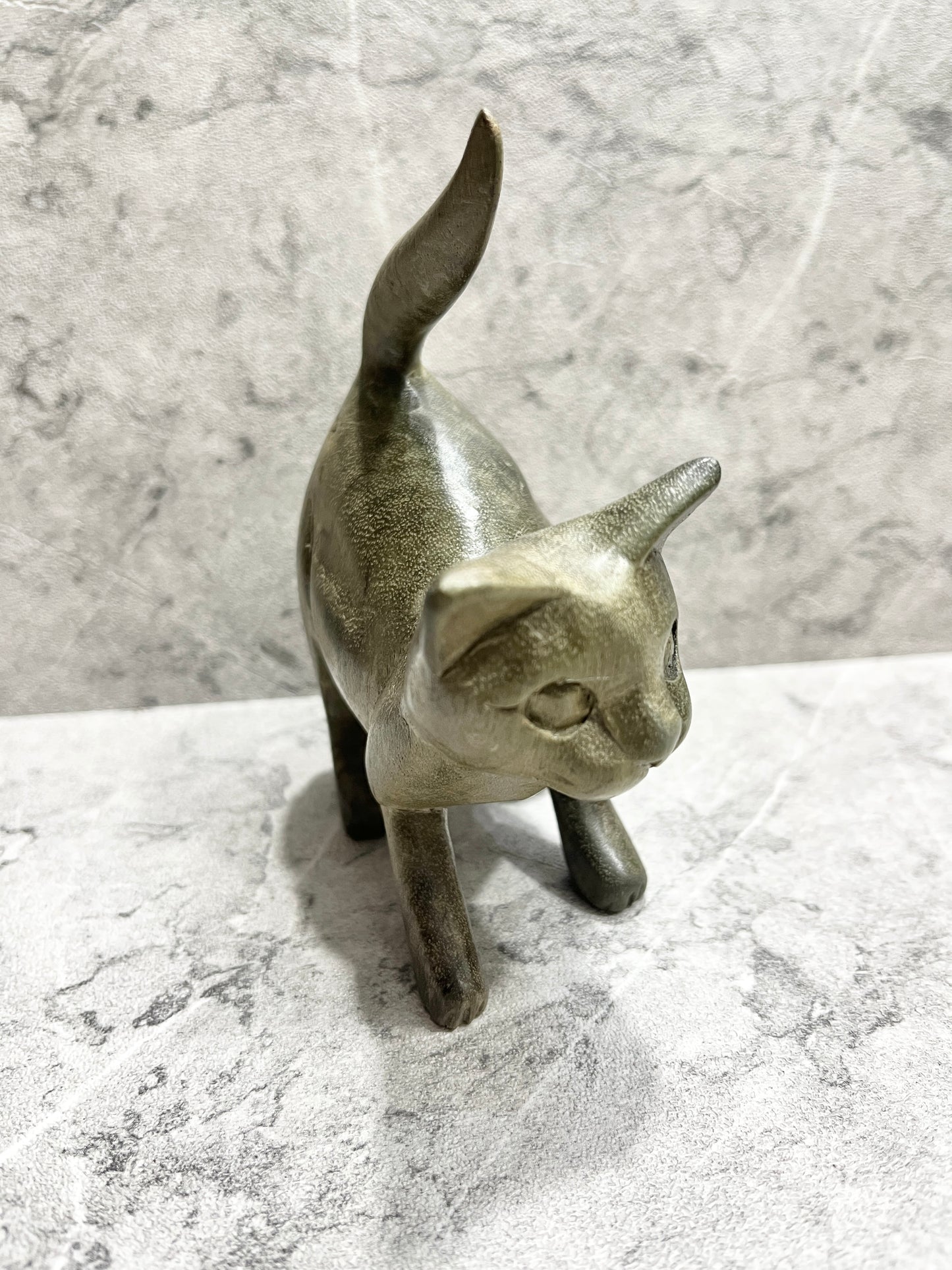 Hand-Carved Wooden Cat Sculpture: Balinese Rustic Home Decor