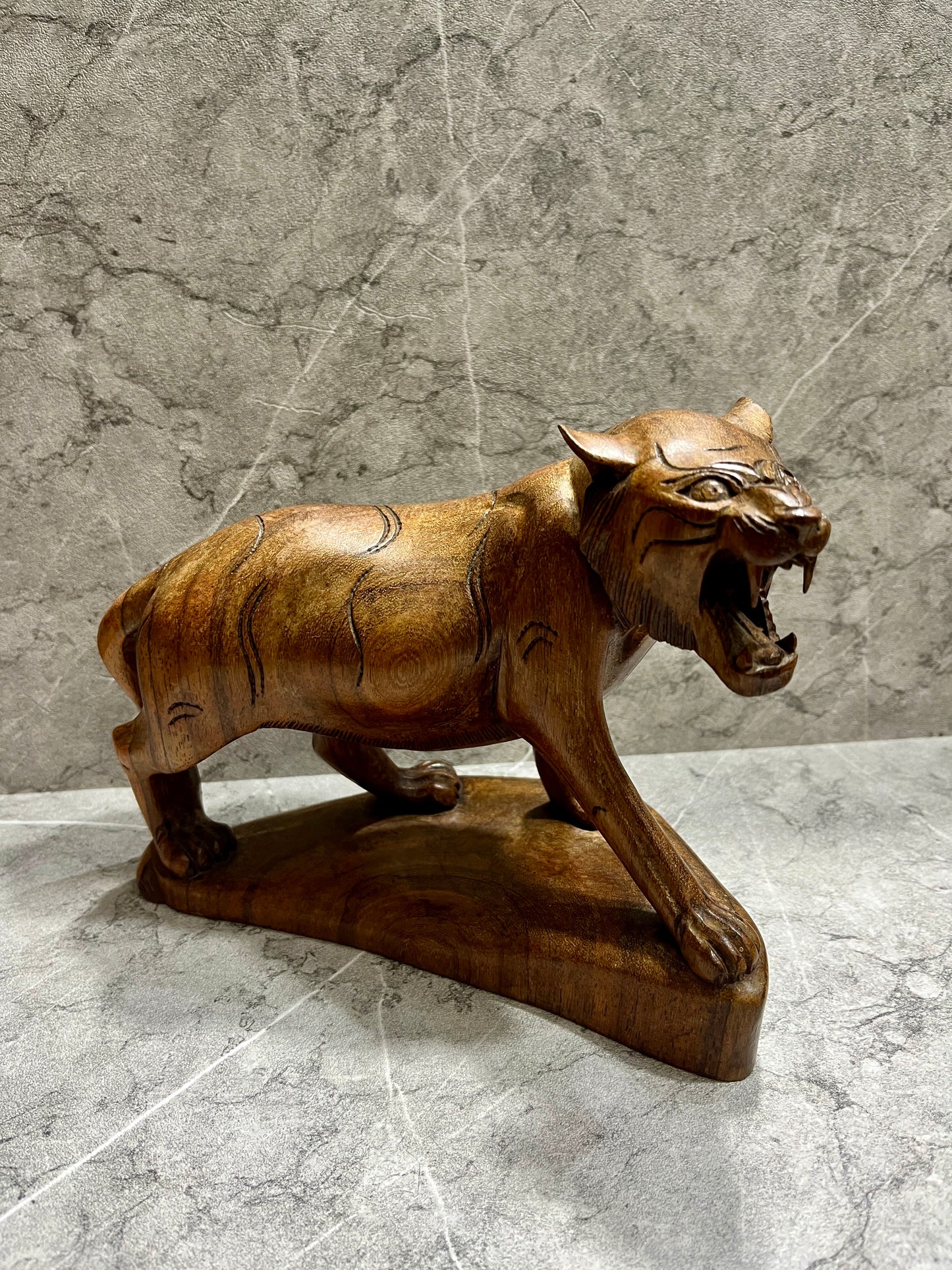 Hand-Carved Wooden Lion Sculpture: Balinese Jungle Art Home Decor