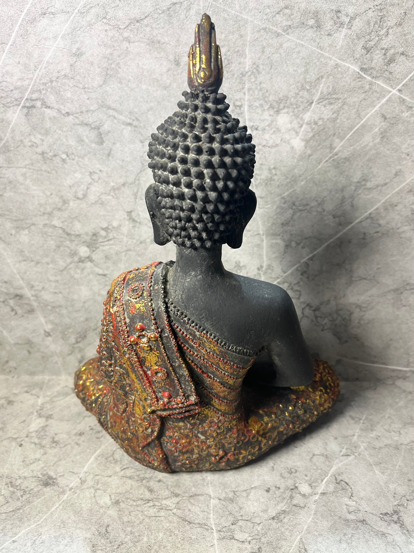 Resin Buddha Statue – Seated Meditation Figure Home Decoration