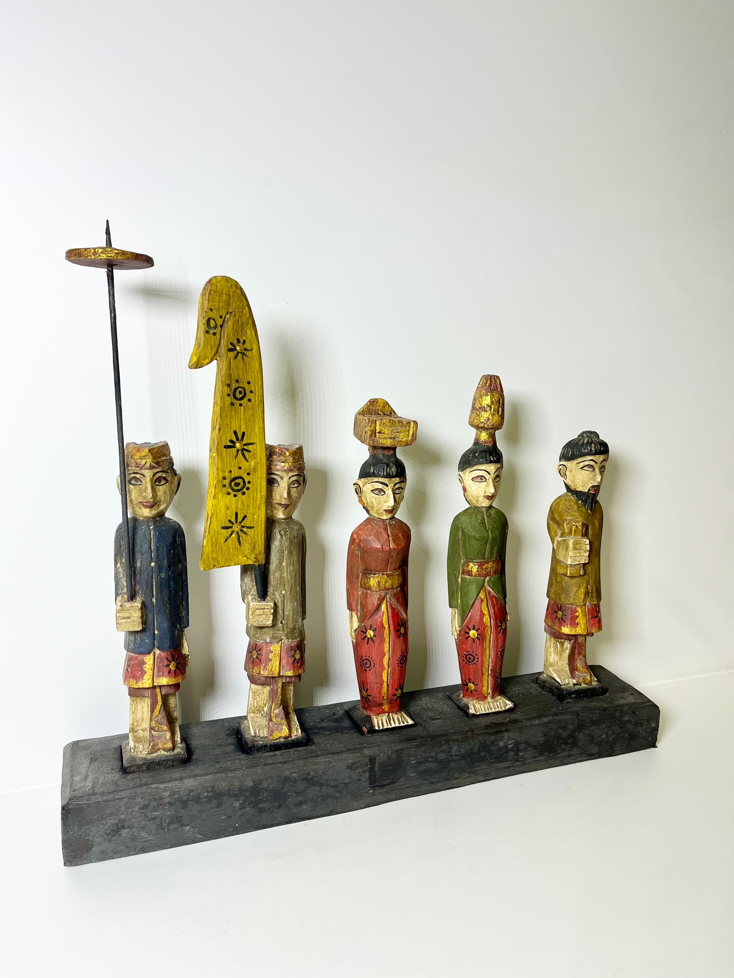 Balinese Harmony – Wooden People Figure Décor | Hand-Carved Cultural Art from Bali