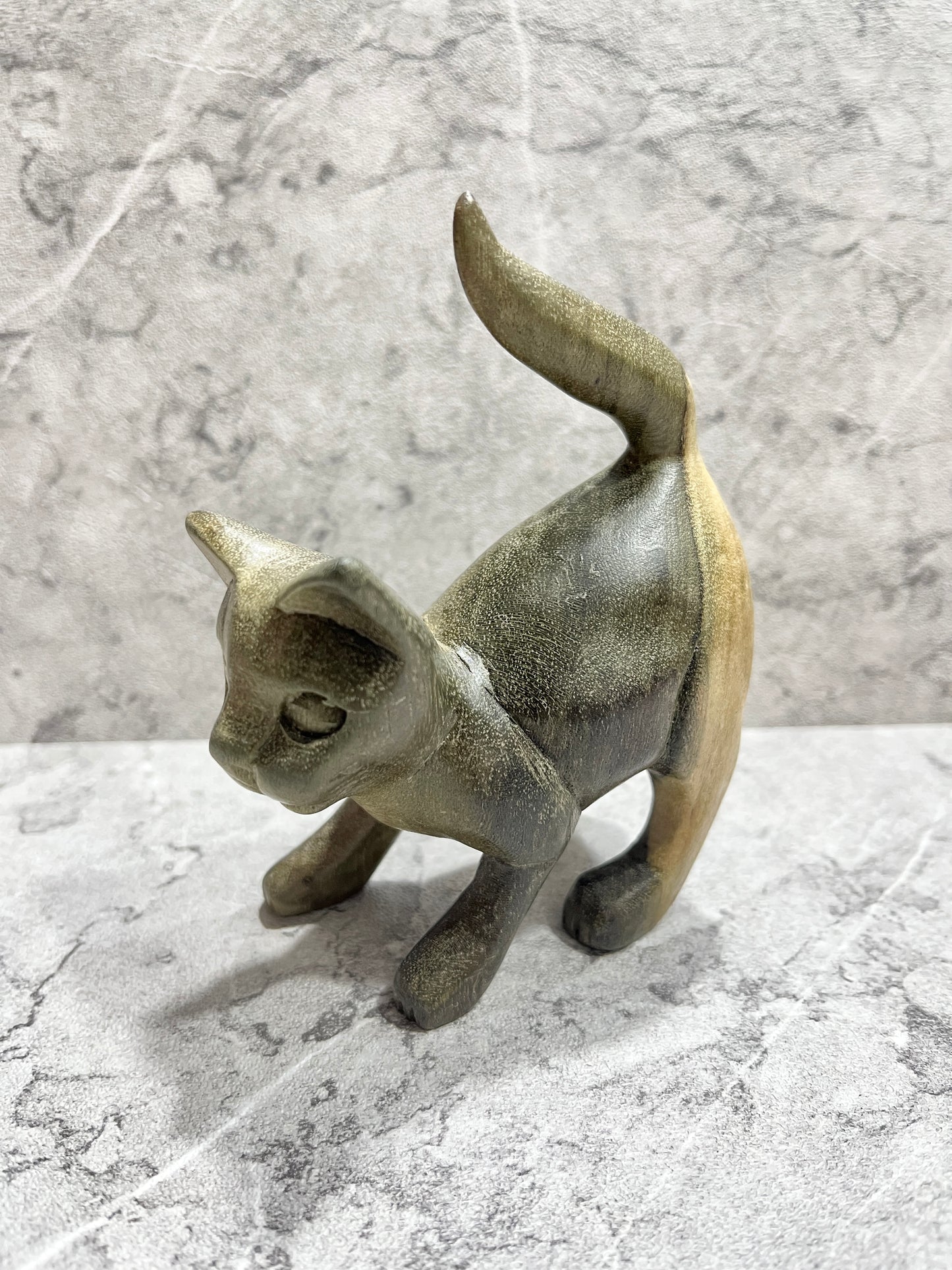 Hand-Carved Wooden Cat Sculpture: Balinese Rustic Home Decor