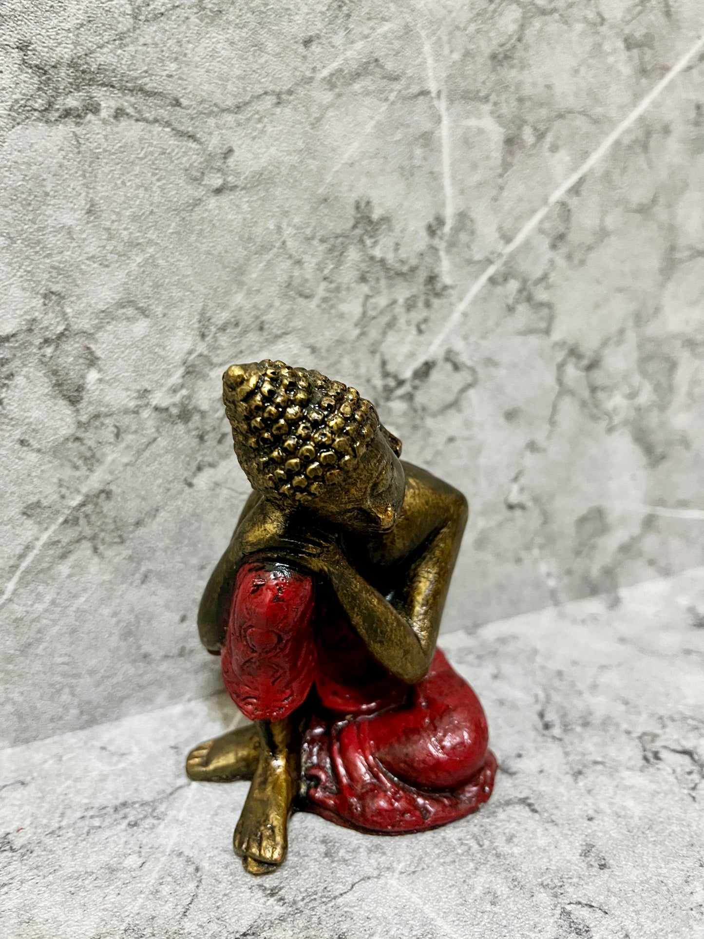 Red Robe Buddha Sculpture: Resin Meditation Figure, Peaceful Home Decor