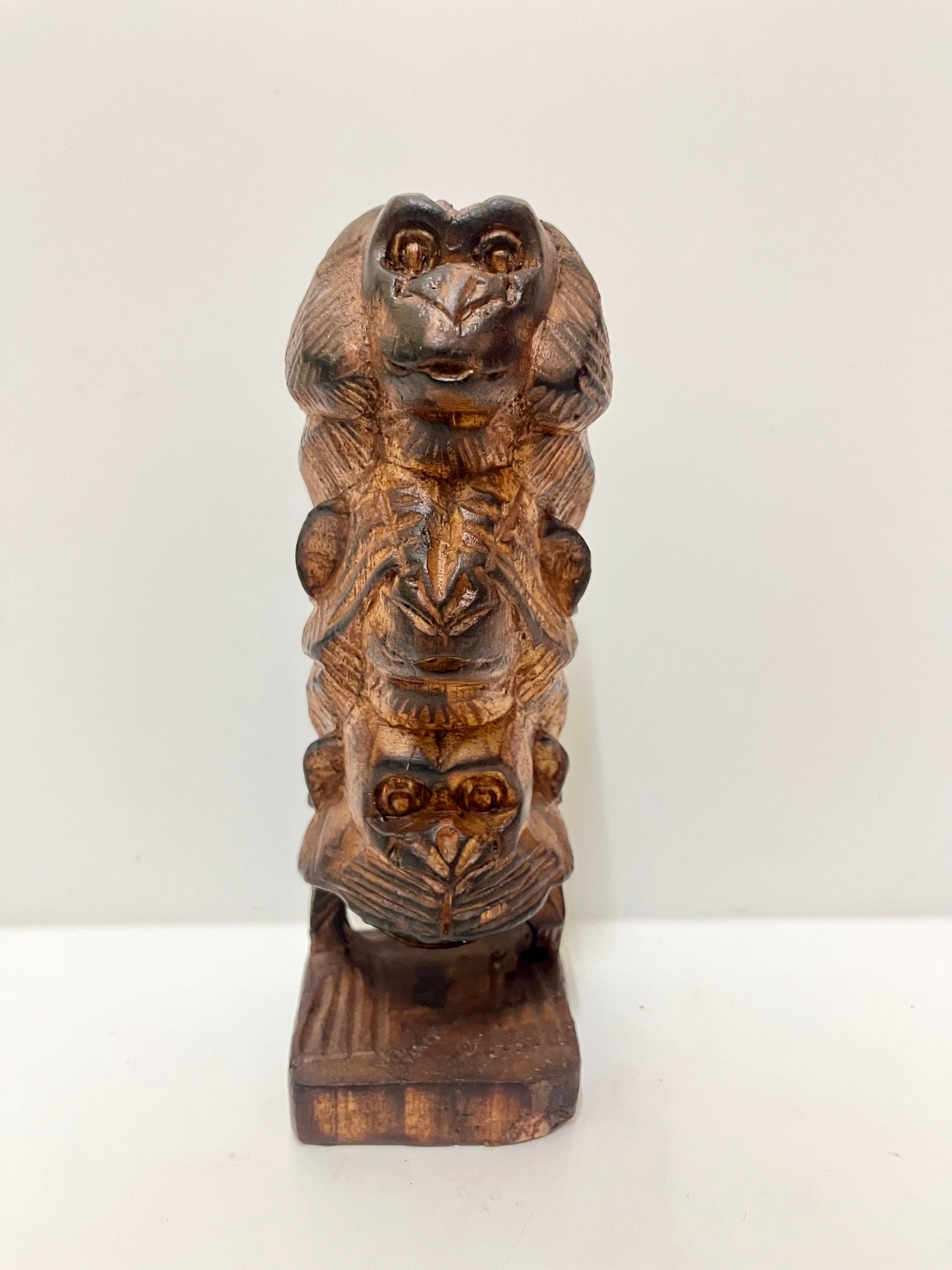 Hand-Carved Wooden Monkey Trio Statue: Balinese Wisdom Decor
