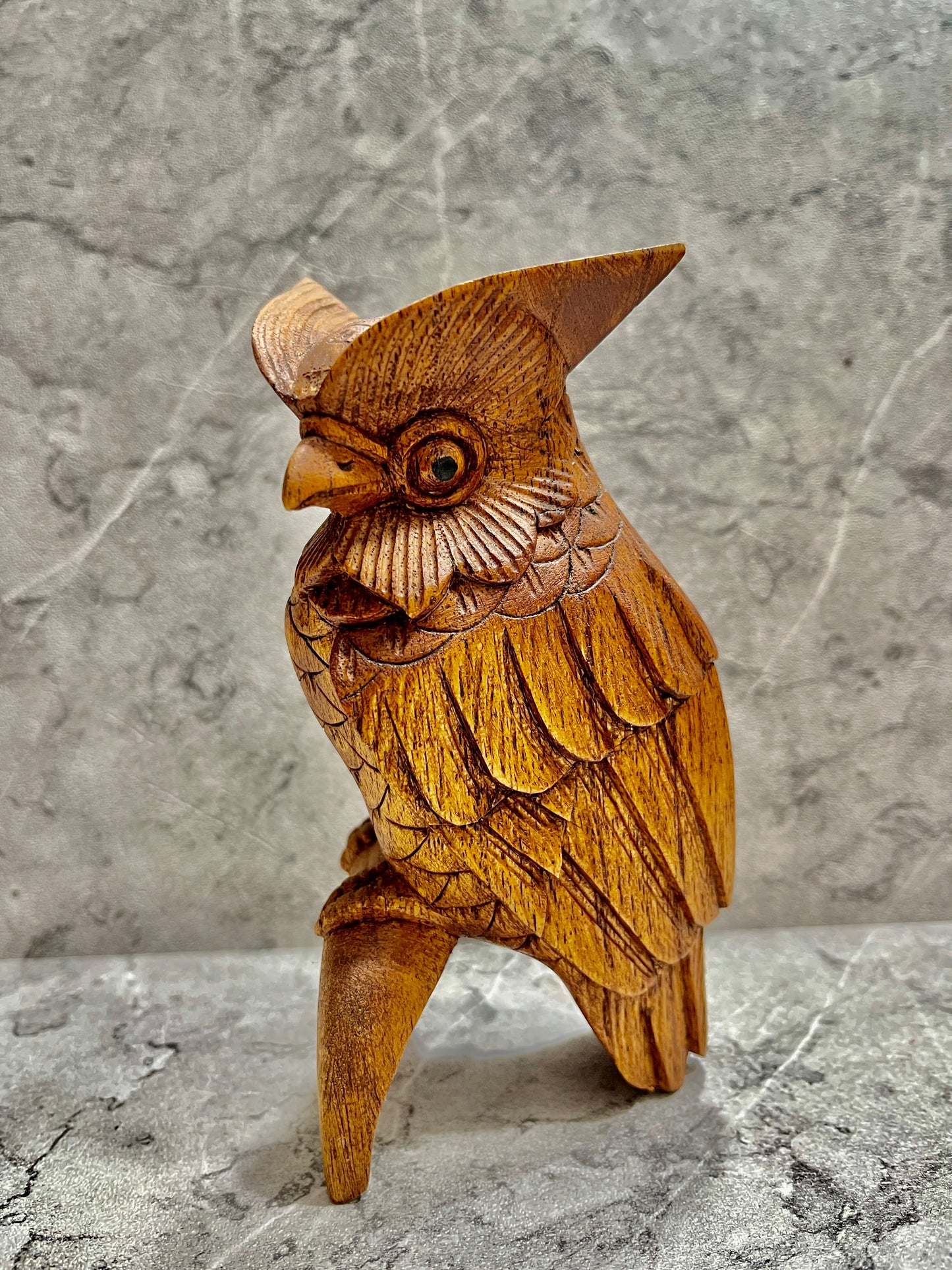 Hand-Carved Wooden Owl Sculpture: Rustic Home Decor, Natural Wood Art