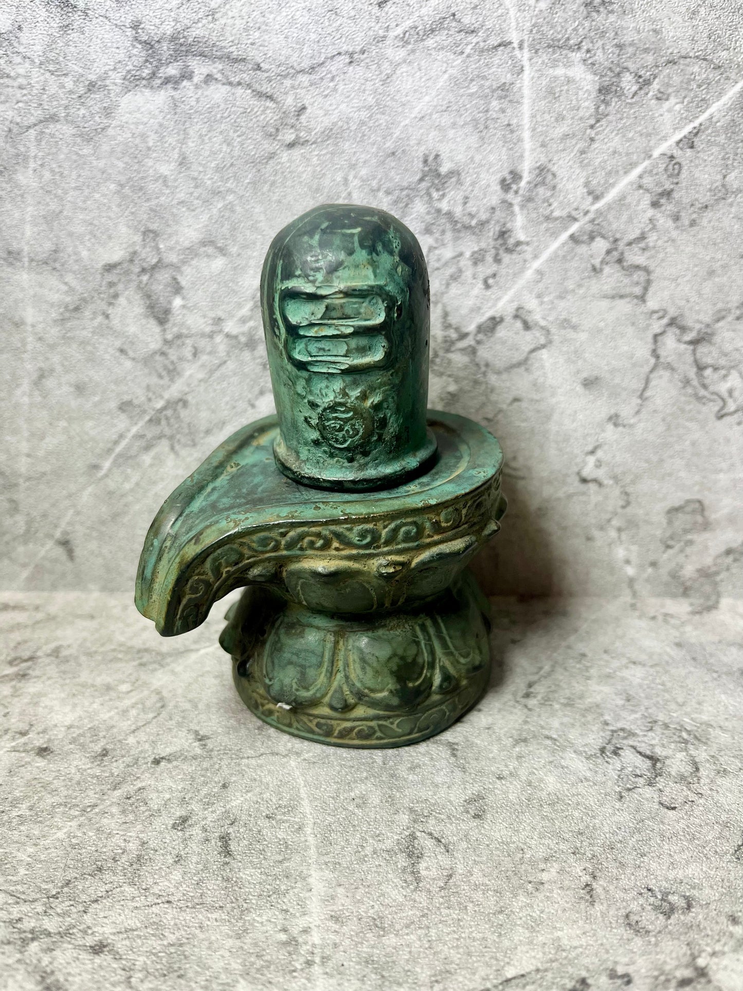 Bronze Shiva Lingam with Yoni Base: Hindu Spiritual Decor