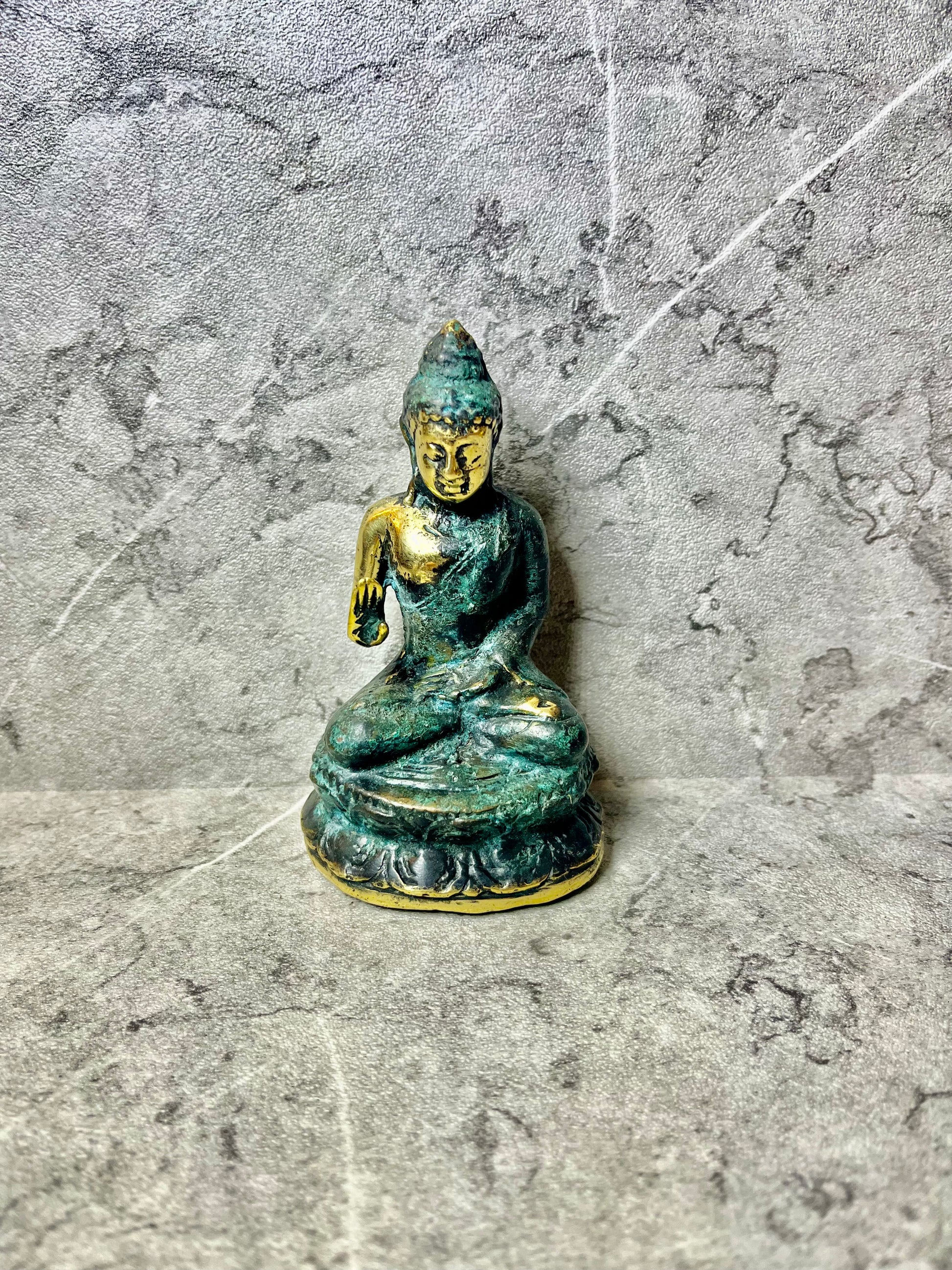 Handmade Bronze Buddha Statue: Seated Meditation Decor