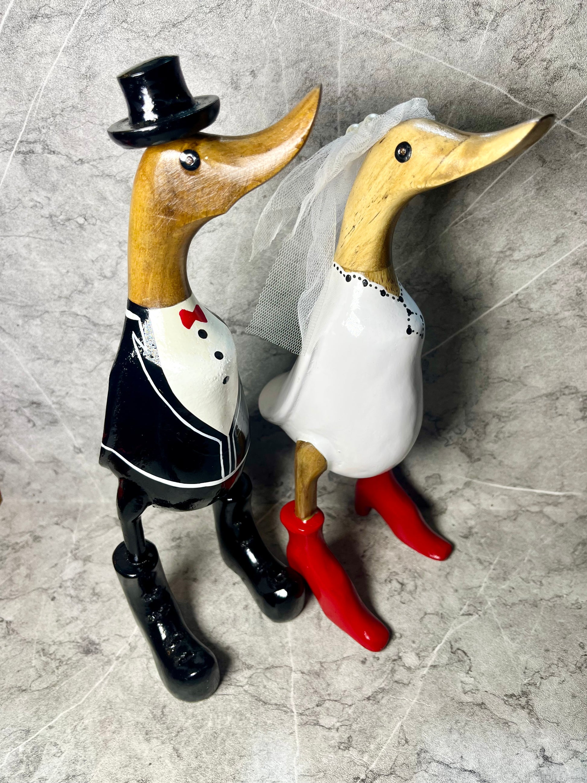 Wooden Couple Wedding Ducks – Hand-Carved Balinese Bride & Groom Figure Decoration