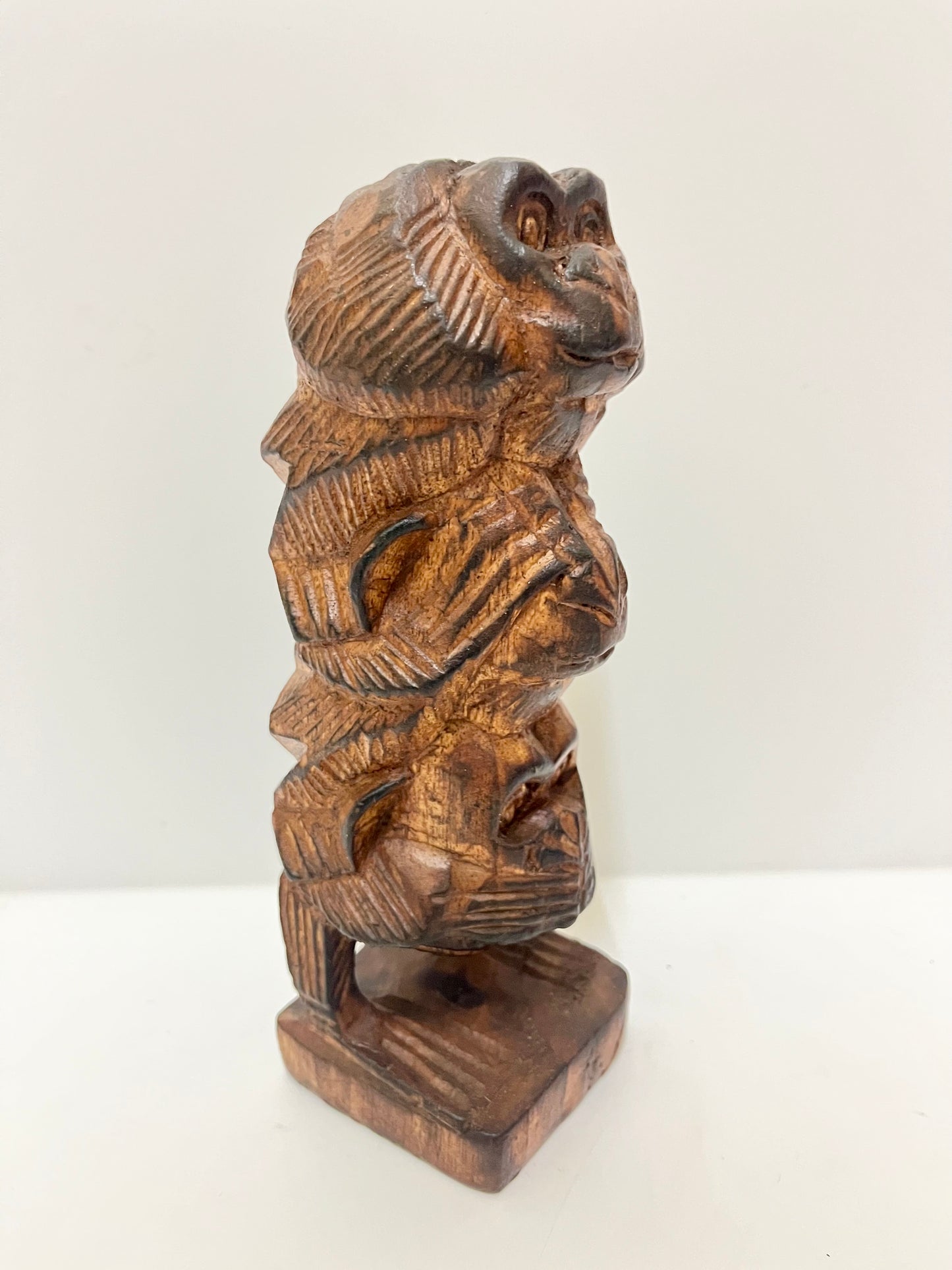 Hand-Carved Wooden Monkey Trio Statue: Balinese Wisdom Decor
