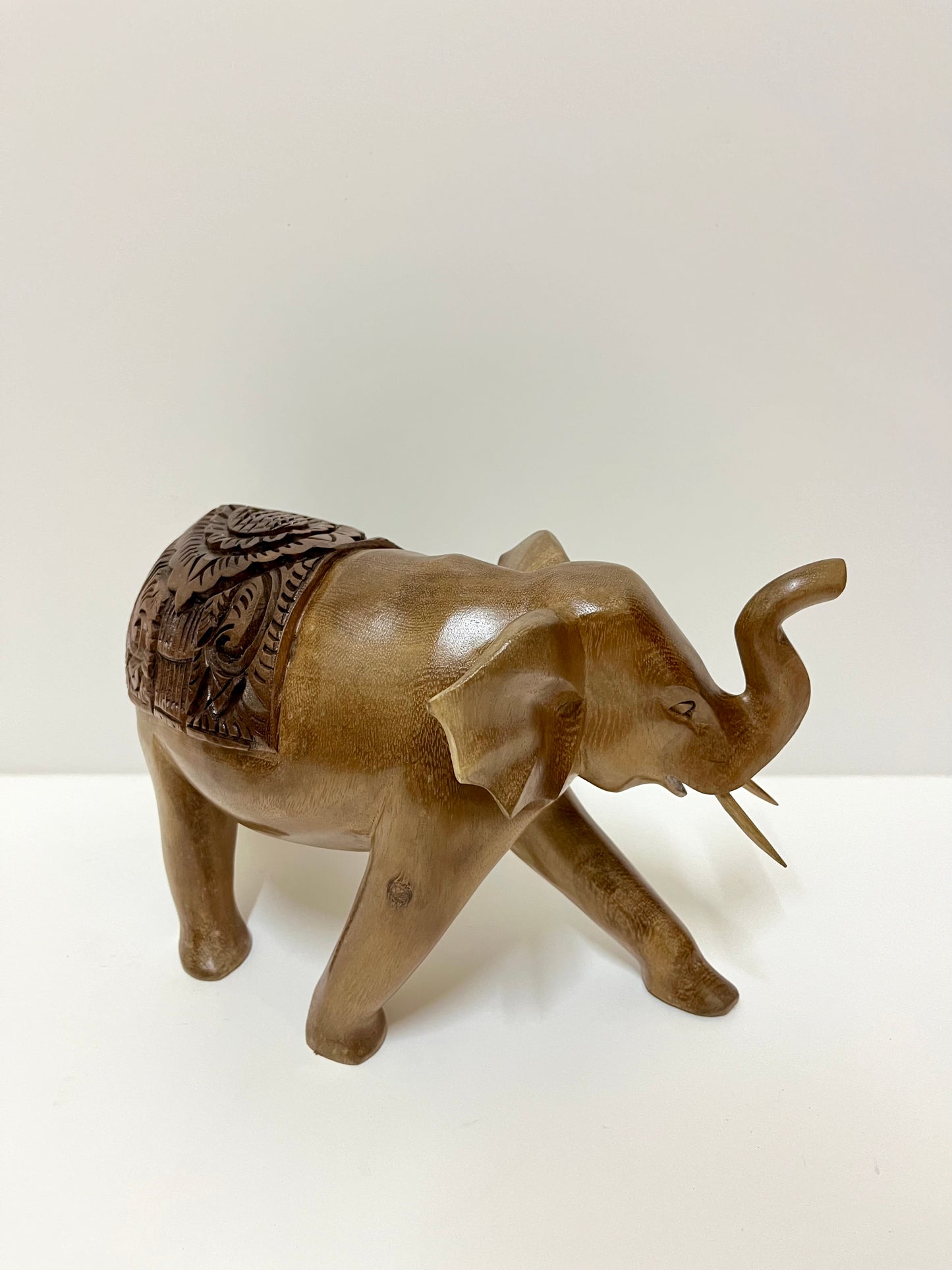 Majestic Bond – Wooden Elephant Pair Sculpture | Hand-Carved Balinese Decor