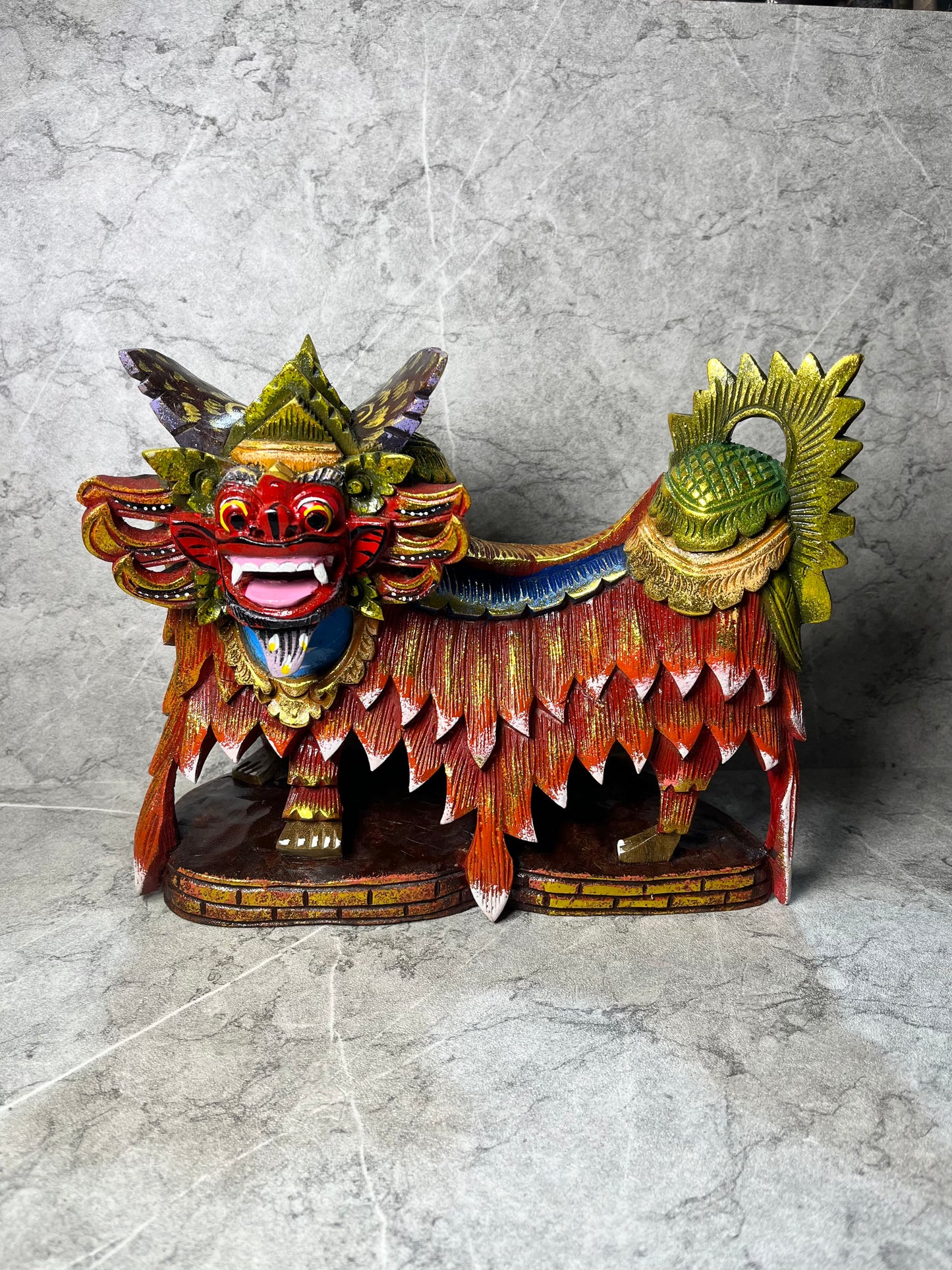 Hand-Carved Wooden Barong Statue: Balinese Protective Spirit Decor