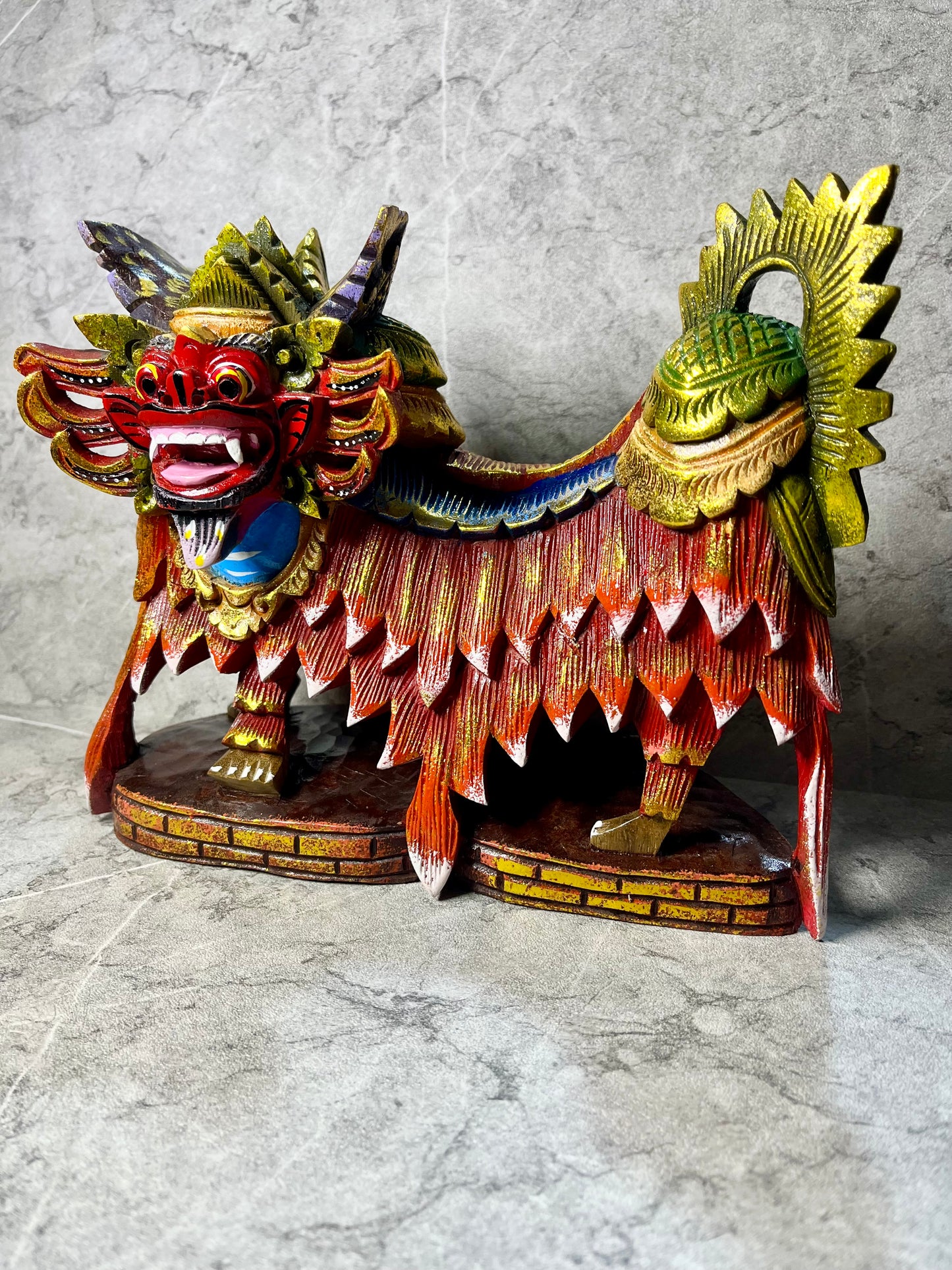 Hand-Carved Wooden Barong Statue: Balinese Protective Spirit Decor