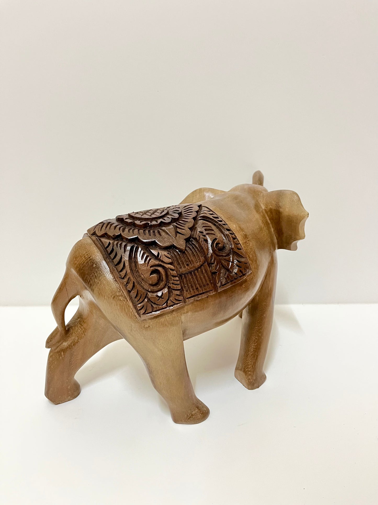 Majestic Bond – Wooden Elephant Pair Sculpture | Hand-Carved Balinese Decor