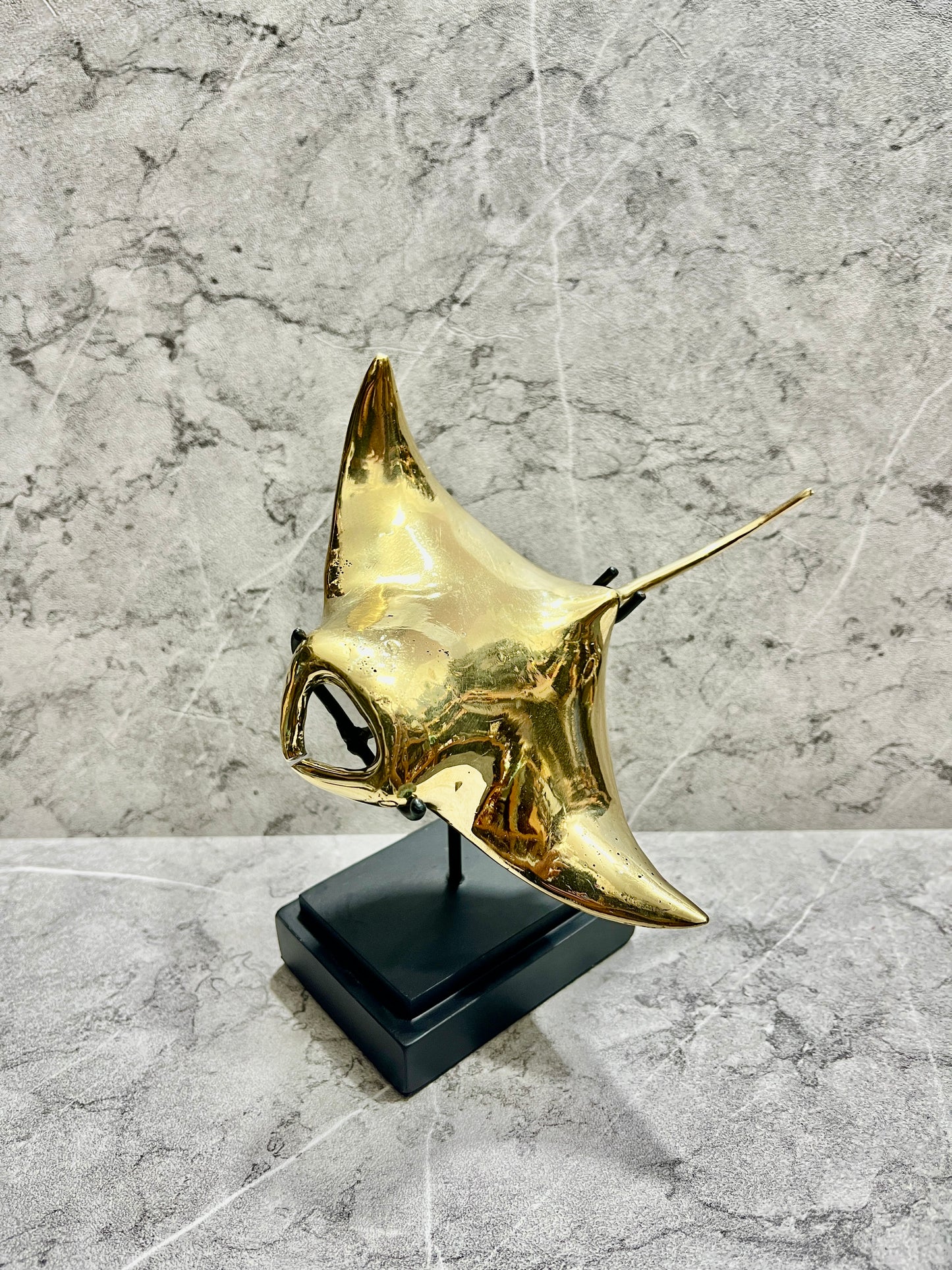 Golden Bronze Manta Ray Sculpture: Balinese Handcrafted Ocean Art