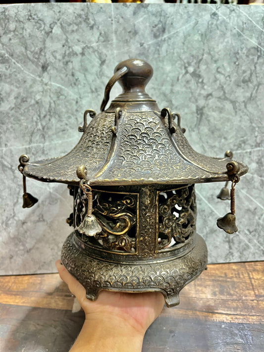 Bronze Vintage Chinese Lantern – Oriental Decor, Antique-Style Sculpture, Cultural Home Accent