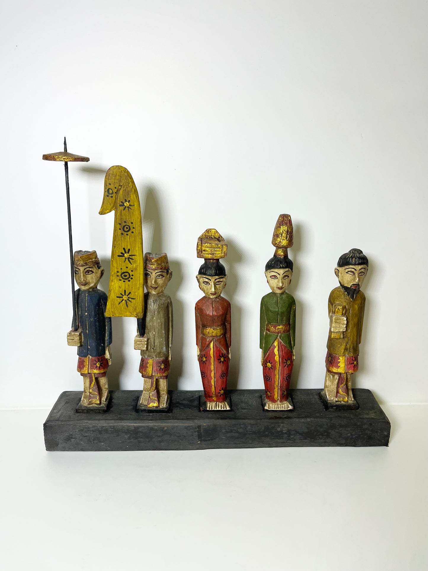 Balinese Harmony – Wooden People Figure Décor | Hand-Carved Cultural Art from Bali