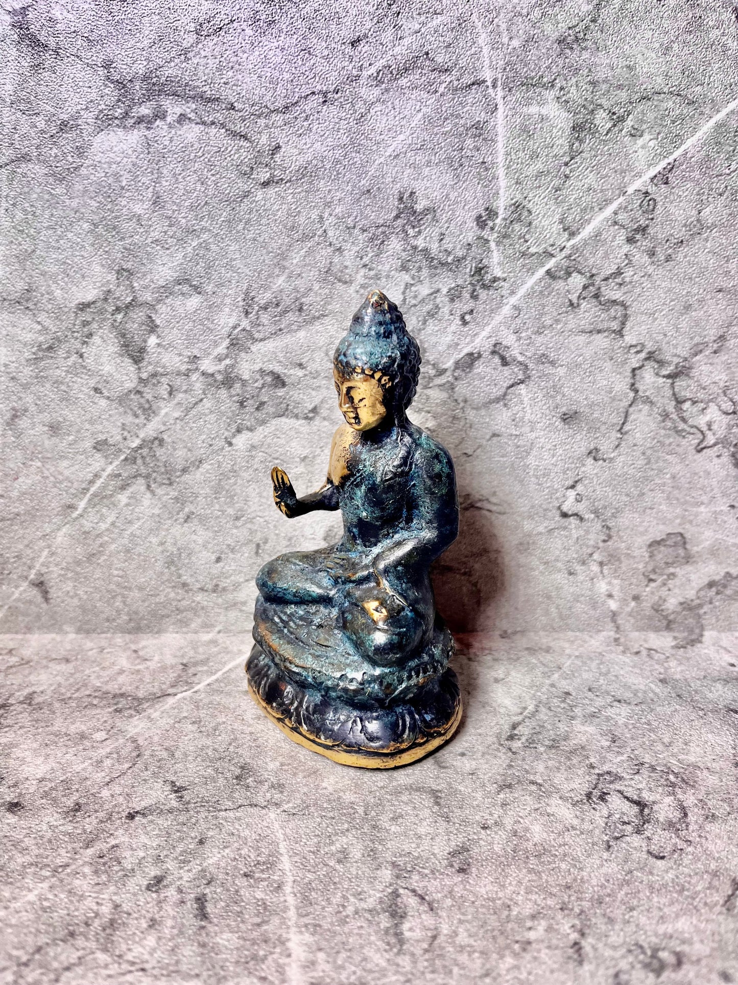 Handmade Bronze Buddha Statue: Seated Meditation Decor