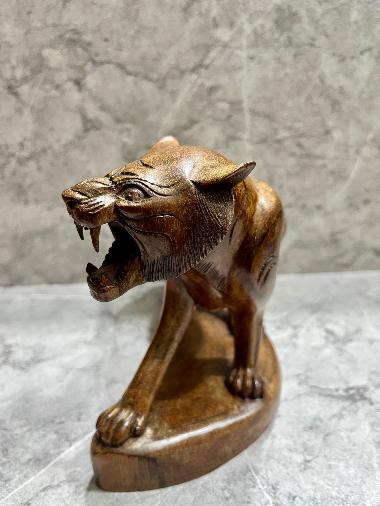 Hand-Carved Wooden Lion Sculpture: Balinese Jungle Art Home Decor