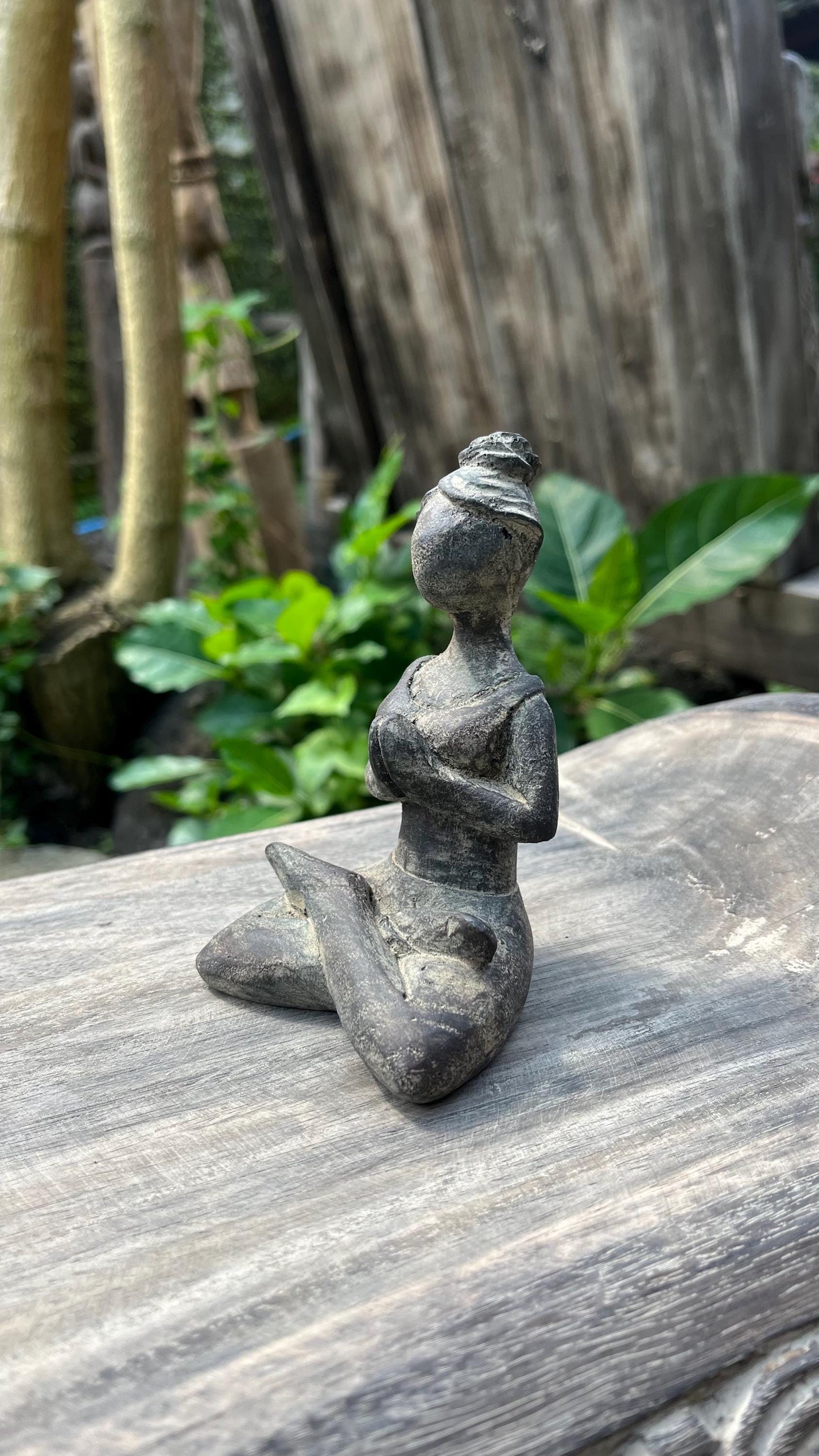 Handmade Resin Woman Statue: Balinese Art, Graceful Home Decor