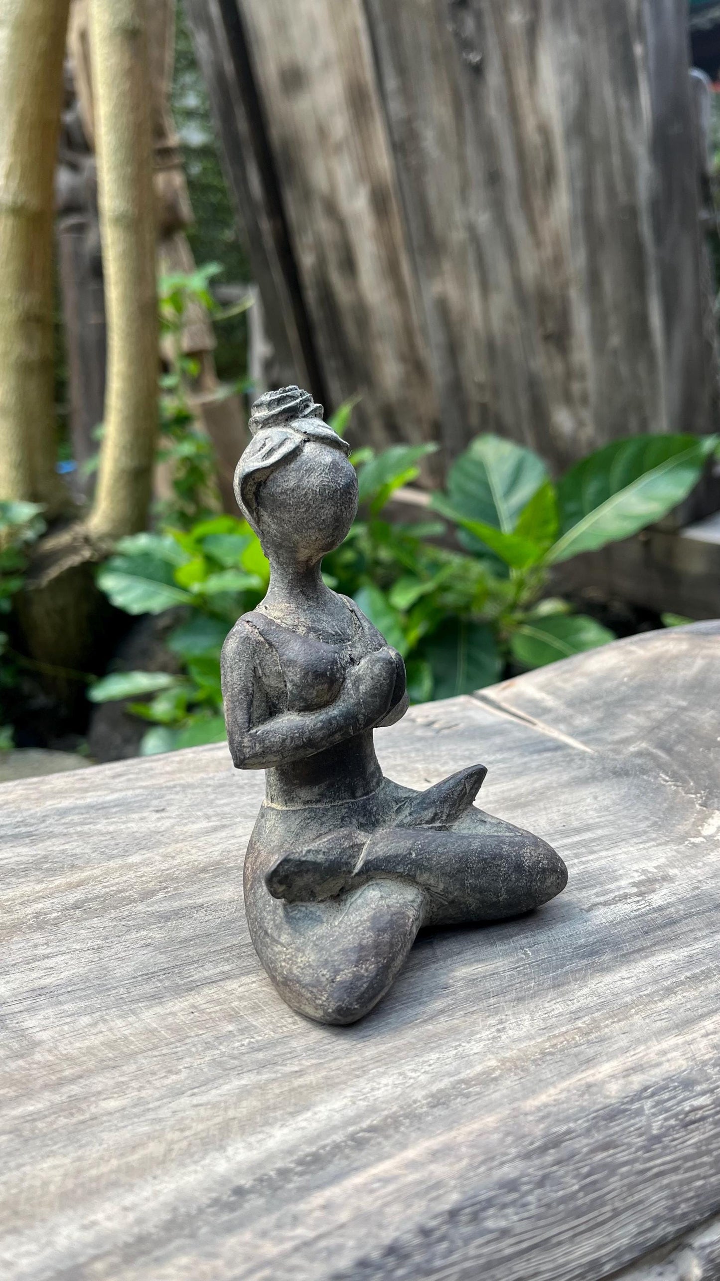 Handmade Resin Woman Statue: Balinese Art, Graceful Home Decor